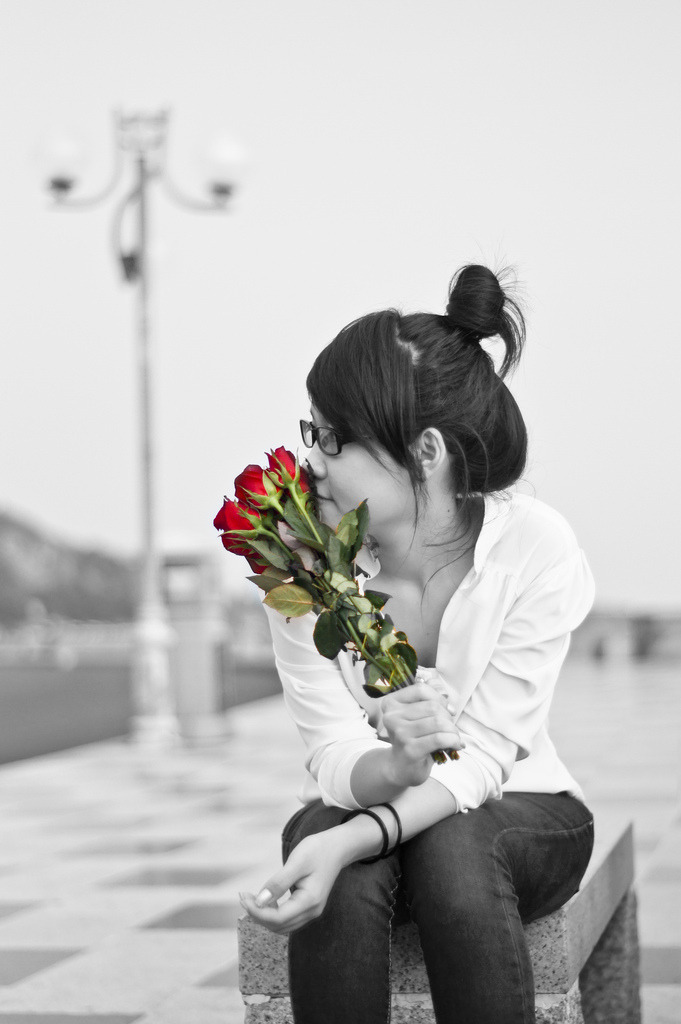 女貓?jiān)诰€觀看免費(fèi)完整版字幕
