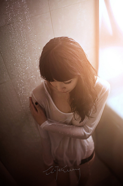 掀開老師濕潤的裙子挺進(jìn)去的視頻